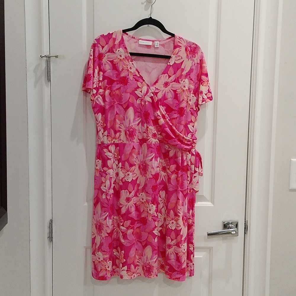 Susan Graver Liquid Knit Faux Wrap Floral Print Dress Size L-petite